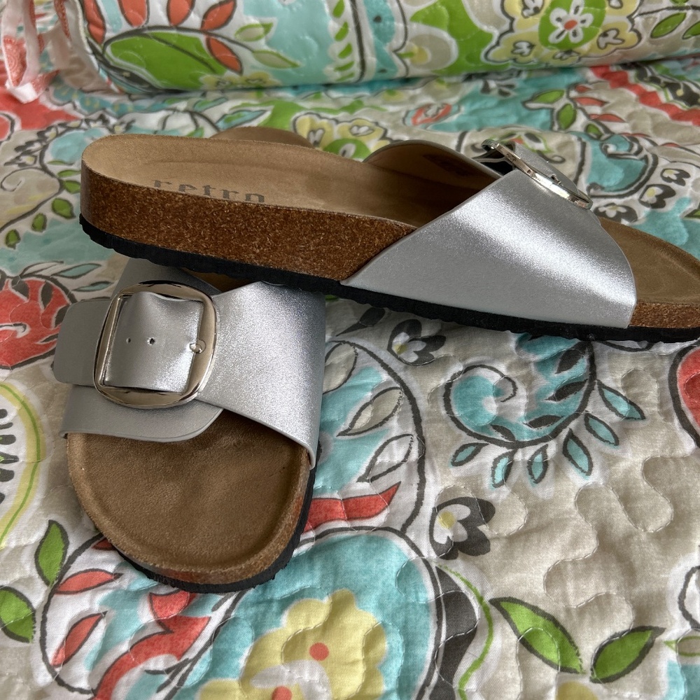 Retro Sandals - Picture 4 of 4
